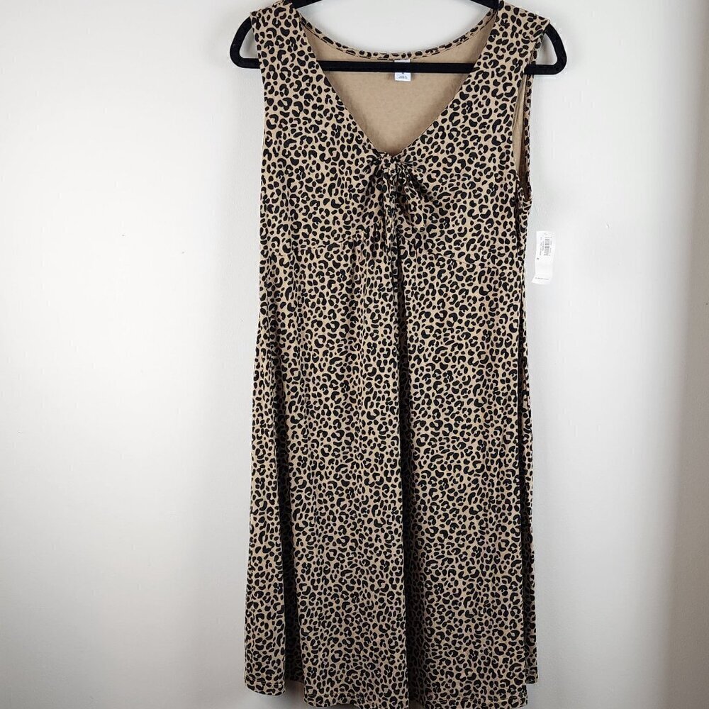 Old Navy Maternity dress size M animal print knot - front New